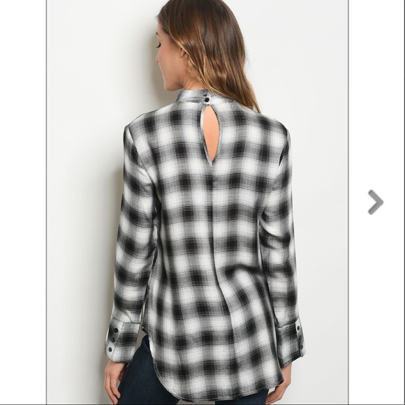 1 Left! Plaid Choker Neck Tunic Top - Picture 3 of 7